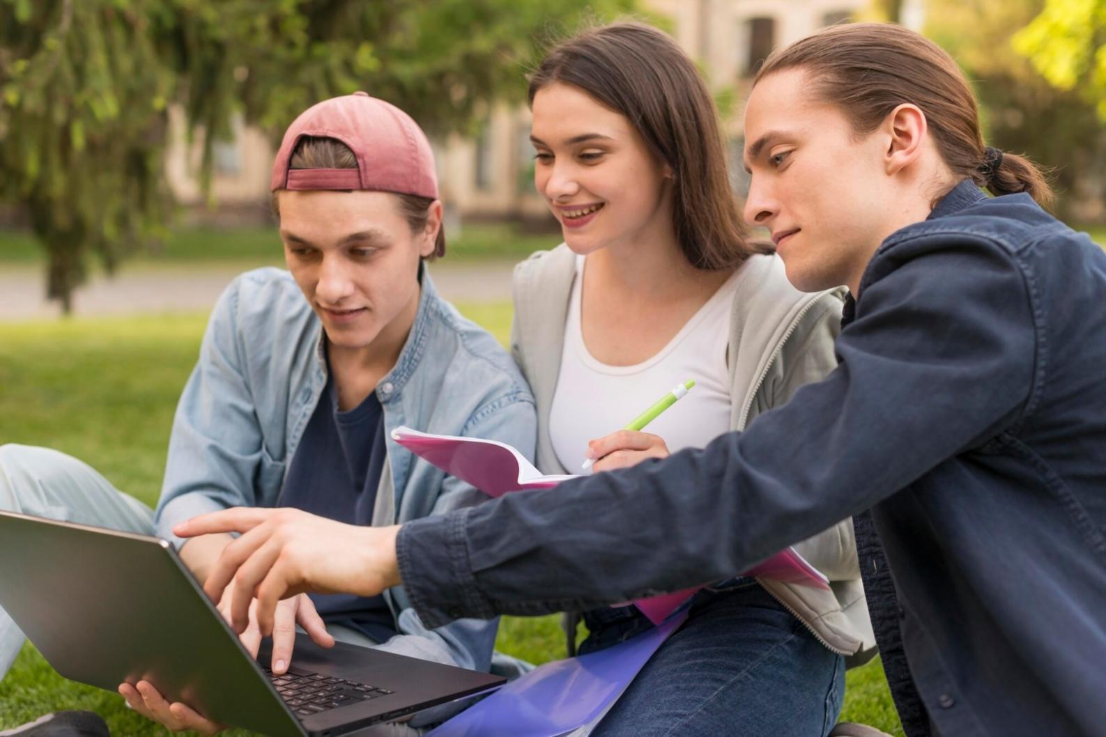 Processus de consultation financière personnalisée montrant l'analyse détaillée d'un budget familial